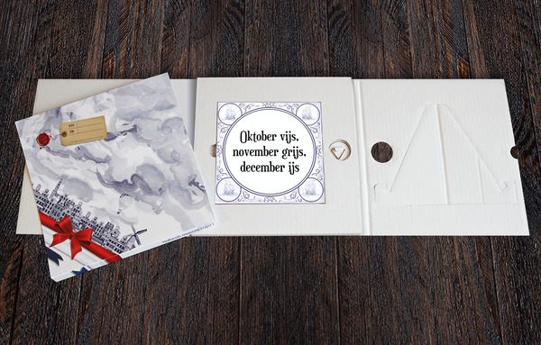 Tegel met tekst Oktober vijs, november grijs, december ijs - Tegel met Spreuk in Luxe geschenk verpakking